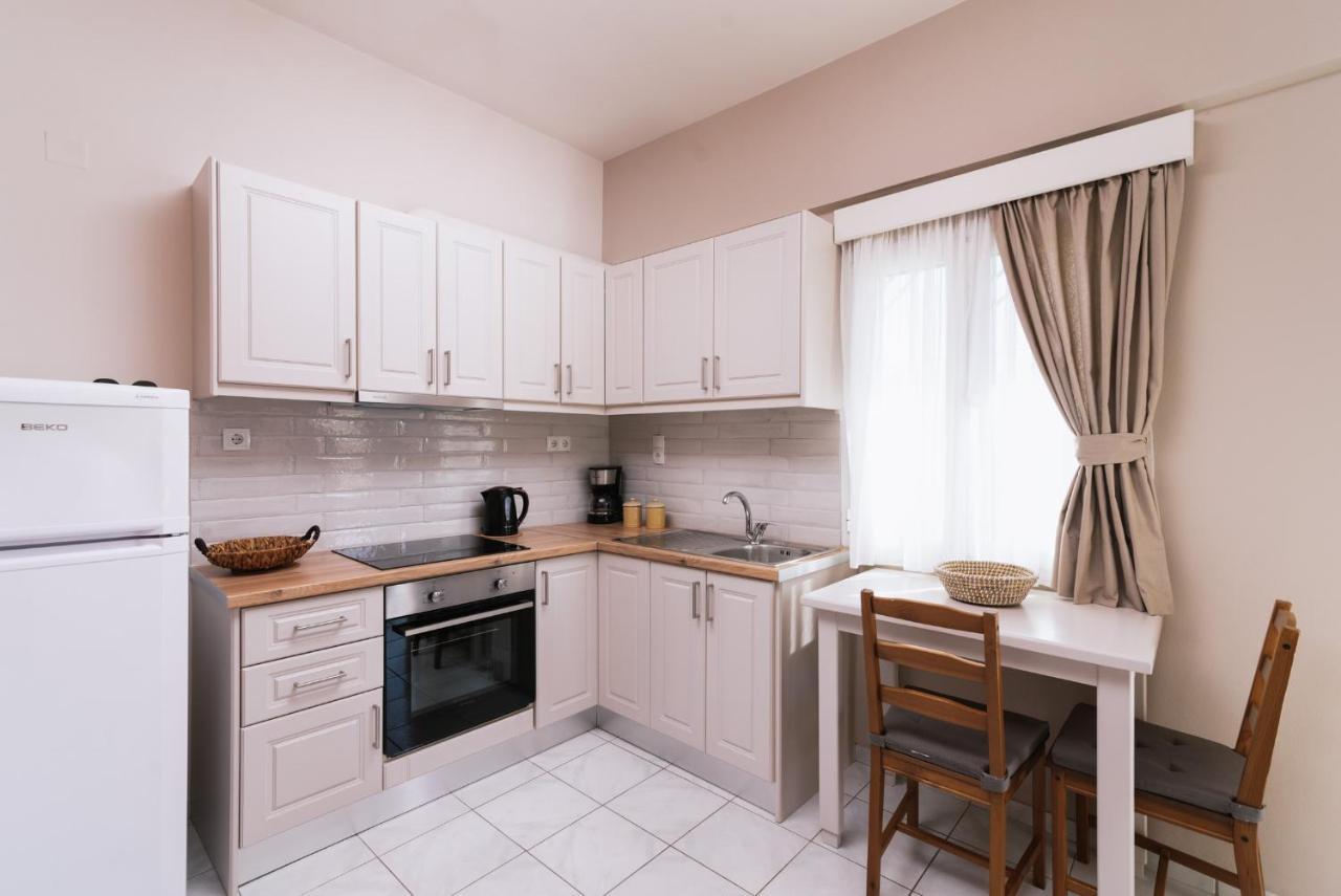 Filia Apartments Пицидия Екстериор снимка