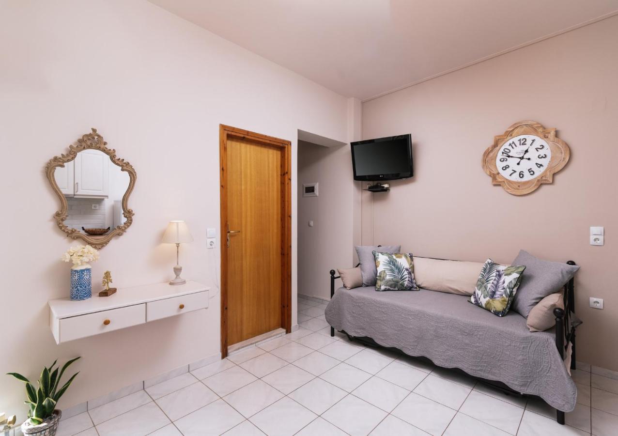 Filia Apartments Пицидия Екстериор снимка