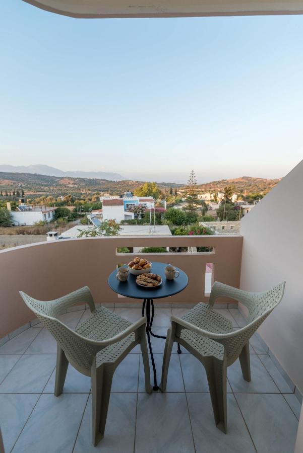 Filia Apartments Пицидия Екстериор снимка
