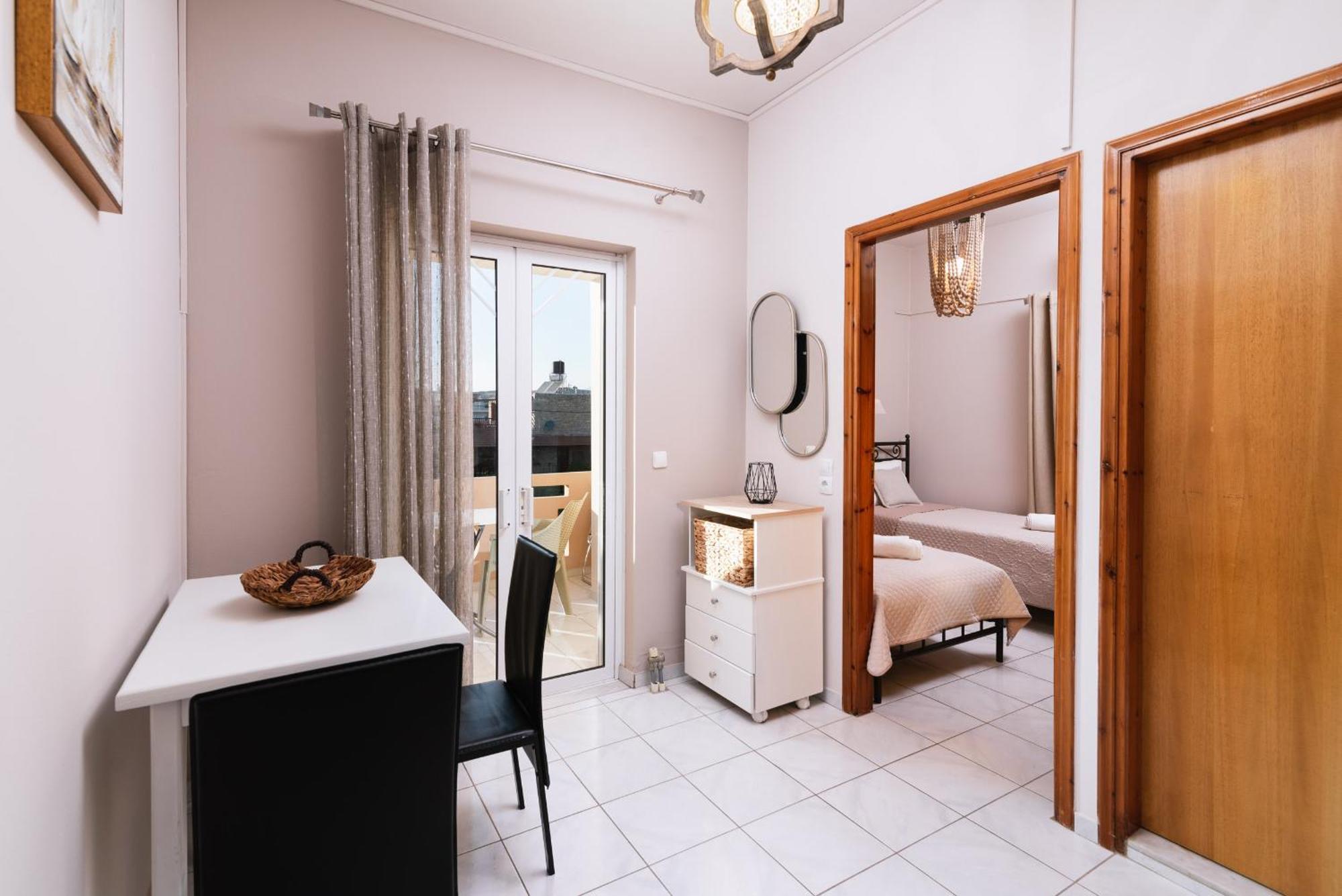 Filia Apartments Пицидия Екстериор снимка