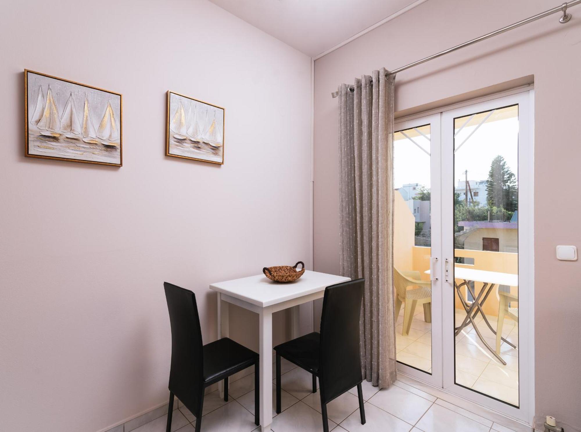 Filia Apartments Пицидия Екстериор снимка