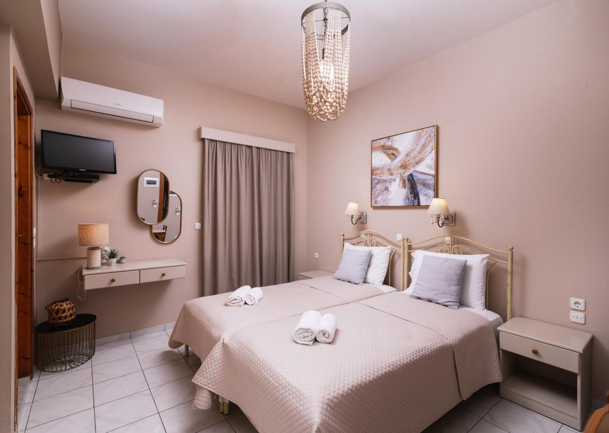 Filia Apartments Пицидия Екстериор снимка