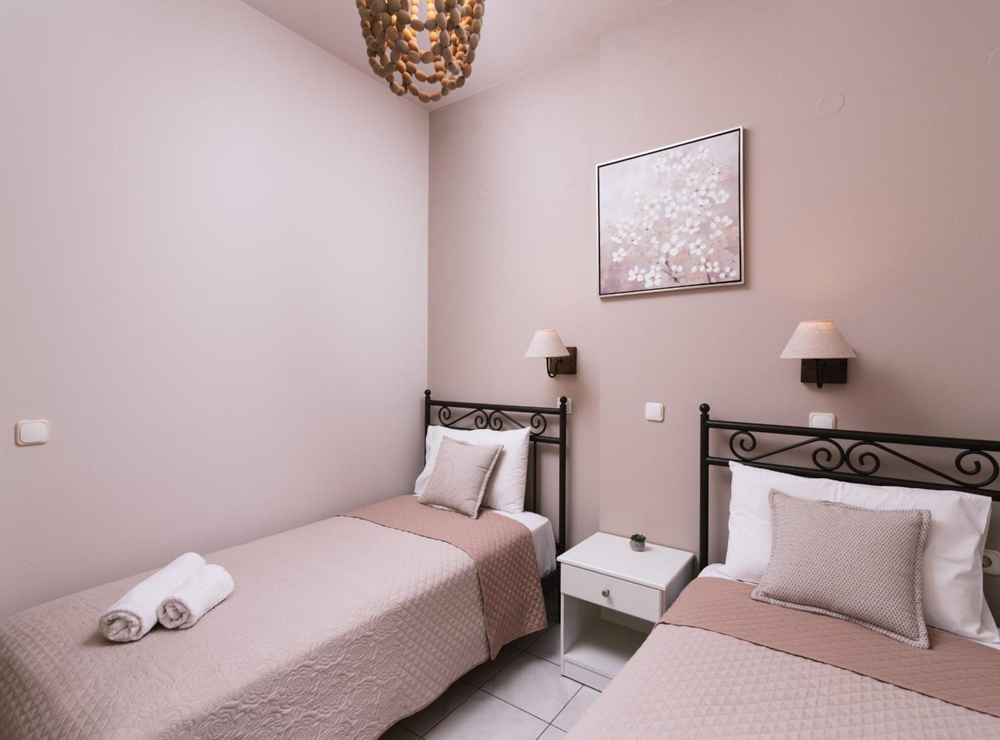 Filia Apartments Пицидия Екстериор снимка